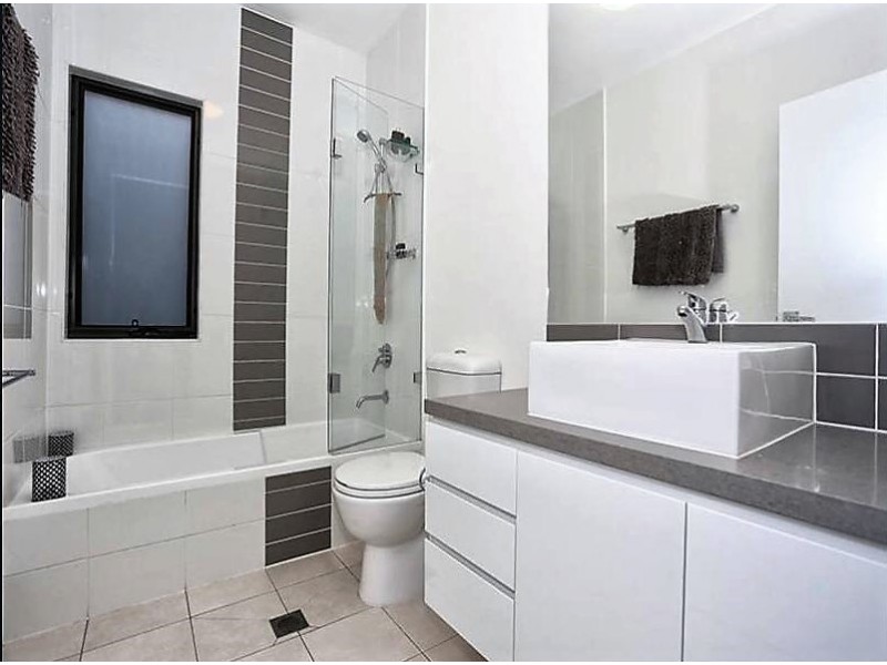 9 THE GARDENWAY, Robina QLD 4226