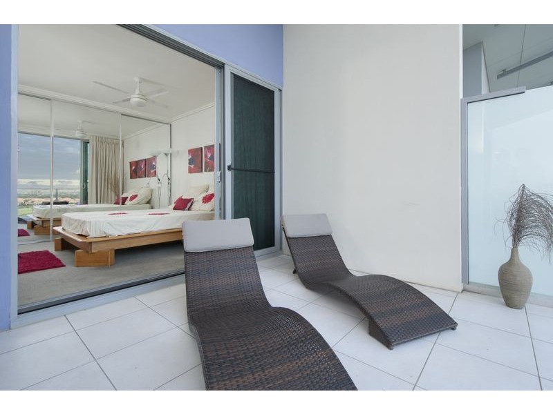 130/2 RIVERWALK AVENUE, Robina QLD 4226