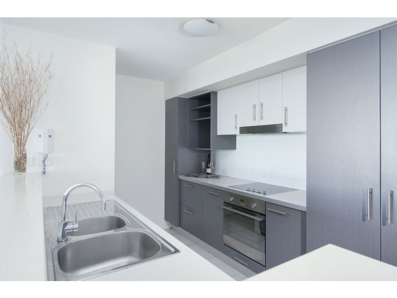 130/2 RIVERWALK AVENUE, Robina QLD 4226