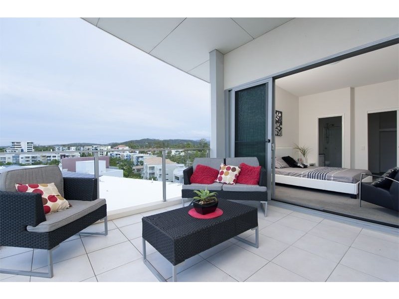 130/2 RIVERWALK AVENUE, Robina QLD 4226