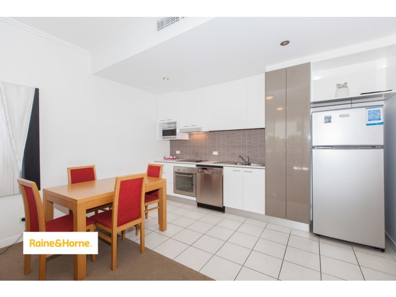 2002/33 T E PETERS DRIVE, Broadbeach Waters QLD 4218