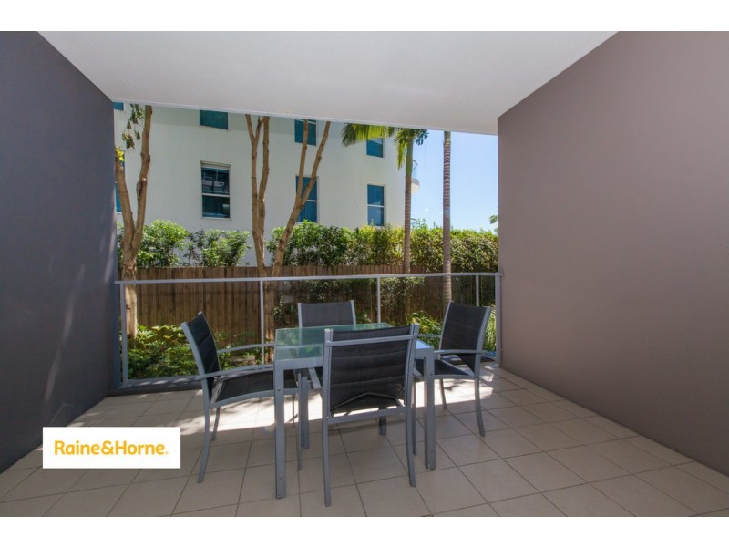 2002/33 T E PETERS DRIVE, Broadbeach Waters QLD 4218