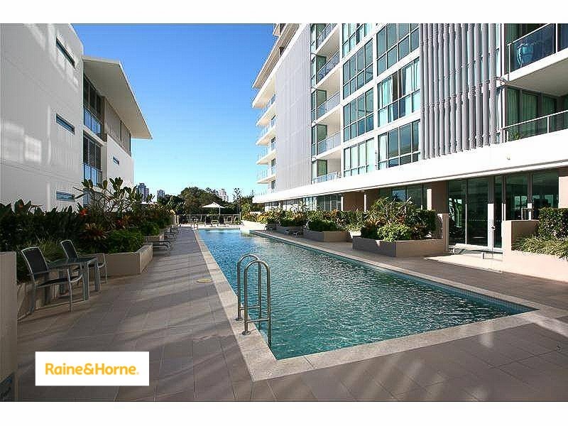 2002/33 T E PETERS DRIVE, Broadbeach Waters QLD 4218