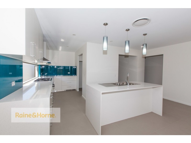 12 RUNDLE AVENUE, Pimpama QLD 4209