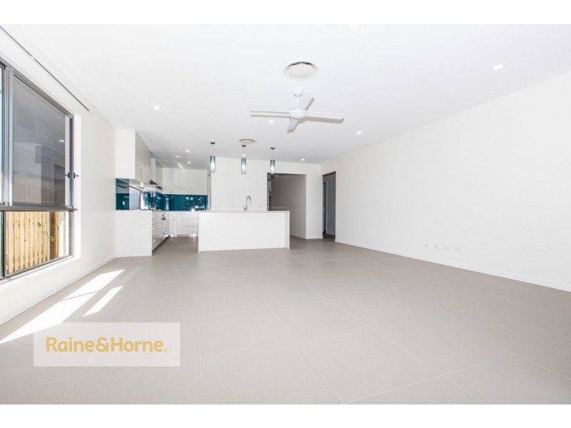 12 RUNDLE AVENUE, Pimpama QLD 4209