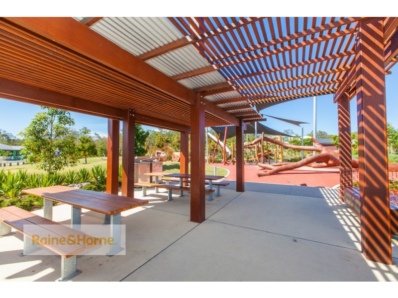 12 RUNDLE AVENUE, Pimpama QLD 4209