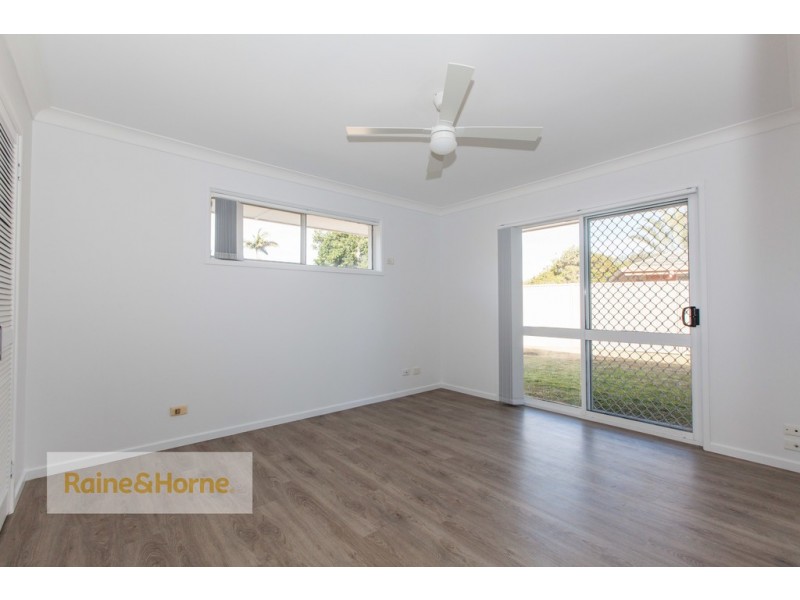 17 Toorak Park Avenue, Mermaid Waters QLD 4218