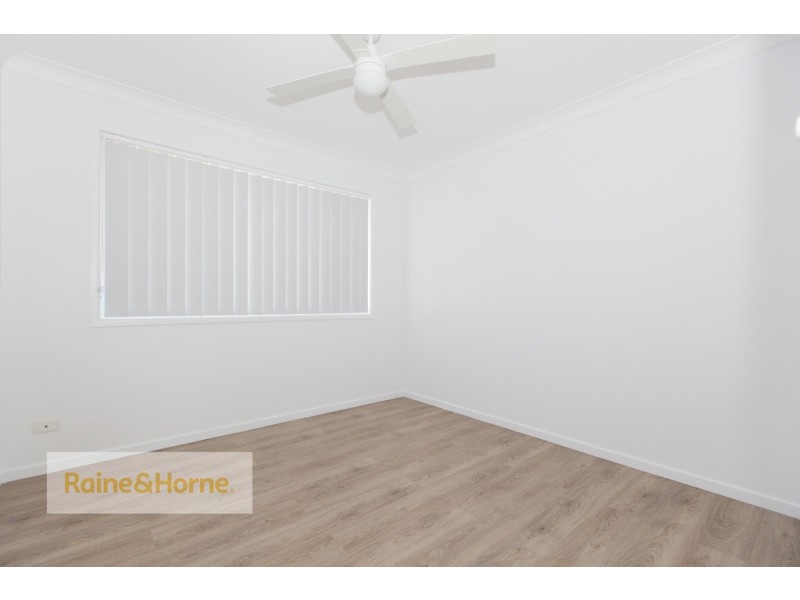 17 Toorak Park Avenue, Mermaid Waters QLD 4218