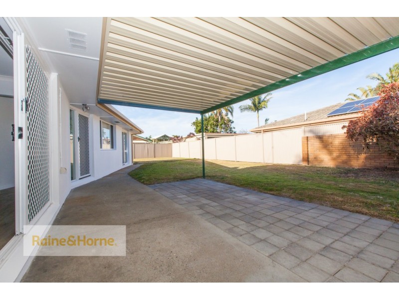 17 Toorak Park Avenue, Mermaid Waters QLD 4218