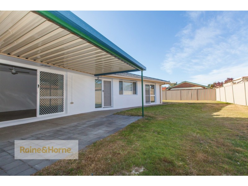 17 Toorak Park Avenue, Mermaid Waters QLD 4218