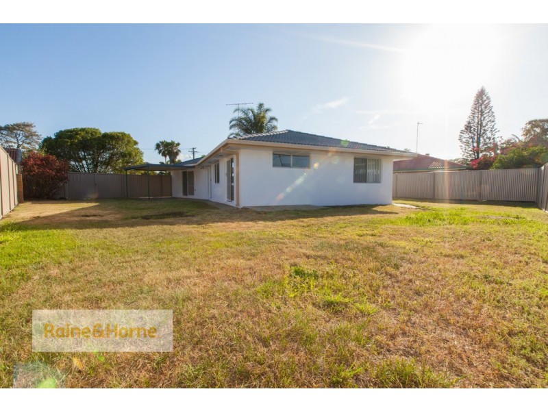 17 Toorak Park Avenue, Mermaid Waters QLD 4218