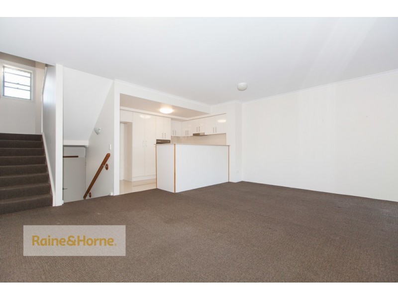 42/1 UNIVERSITY DRIVE, Robina QLD 4226