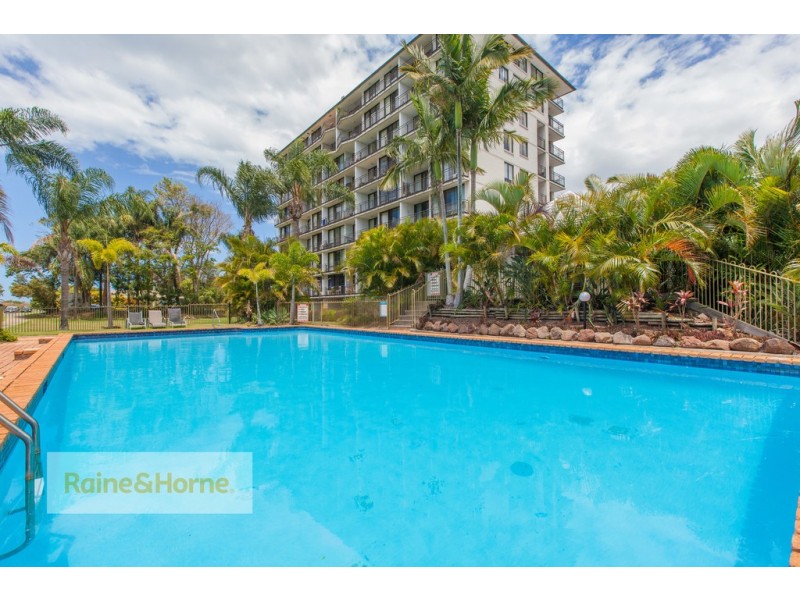 8/13 FAIRWAY DRIVE, Clear Island Waters QLD 4226