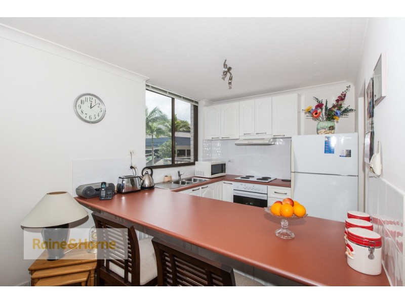 8/13 FAIRWAY DRIVE, Clear Island Waters QLD 4226