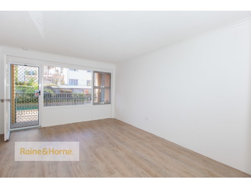 2/3 REDONDO AVENUE, Miami QLD 4220