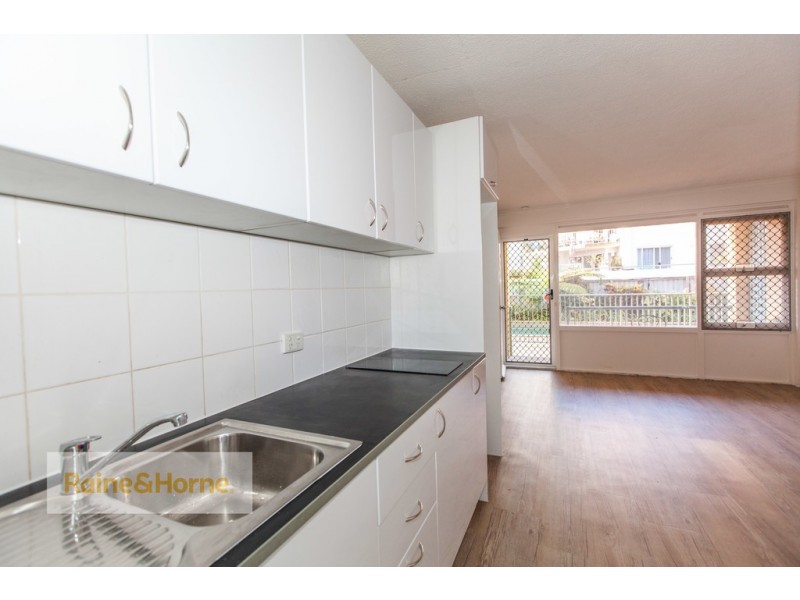 2/3 REDONDO AVENUE, Miami QLD 4220