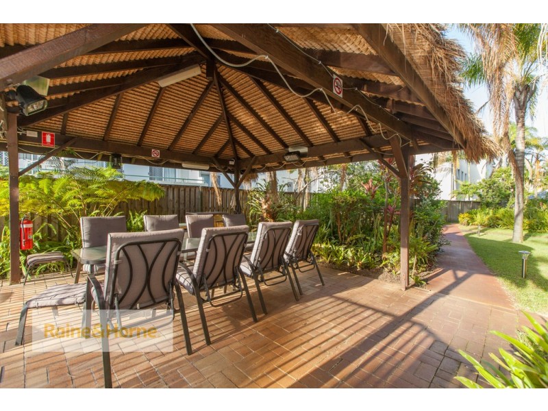 2/3 REDONDO AVENUE, Miami QLD 4220