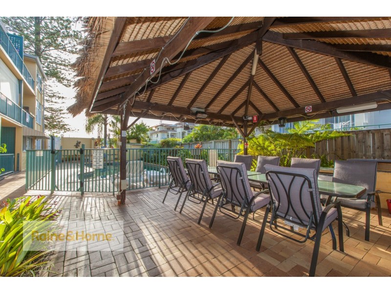 2/3 REDONDO AVENUE, Miami QLD 4220