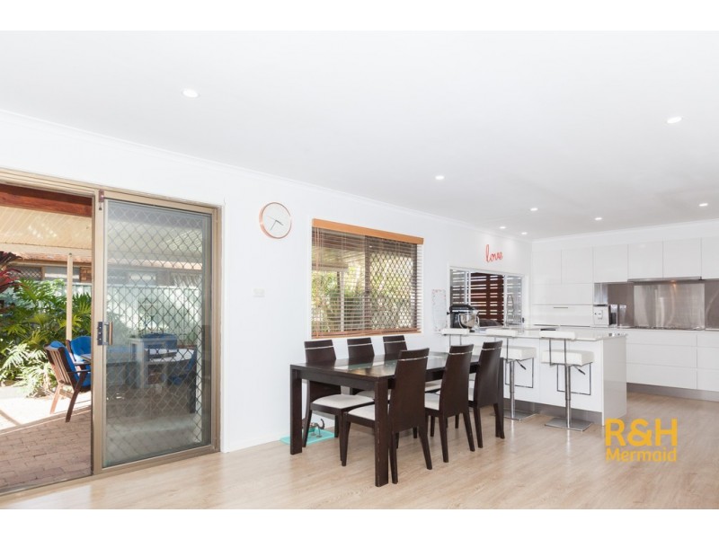 2 LANGFORD COURT, Mermaid Waters QLD 4218