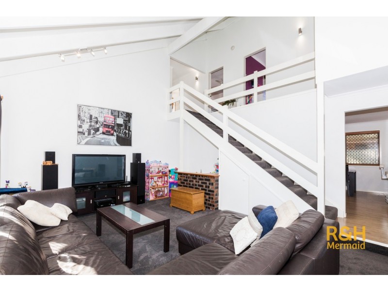 2 LANGFORD COURT, Mermaid Waters QLD 4218