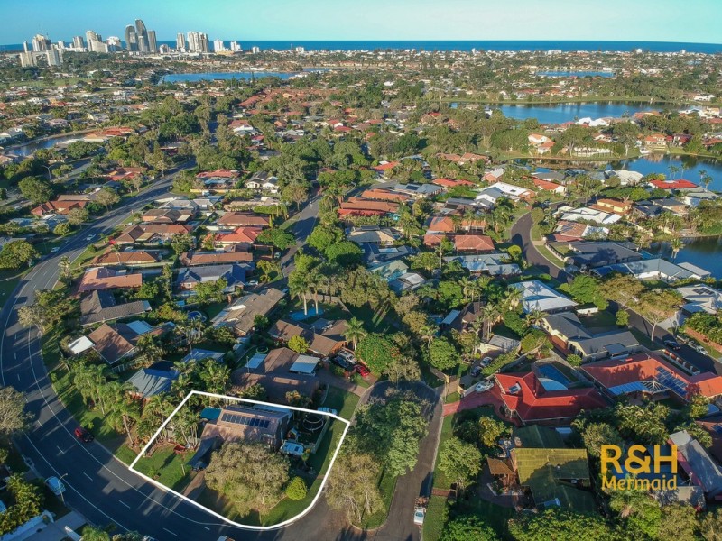 2 LANGFORD COURT, Mermaid Waters QLD 4218
