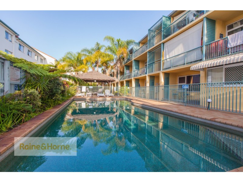 8/3 Redondo Avenue, Miami QLD 4220