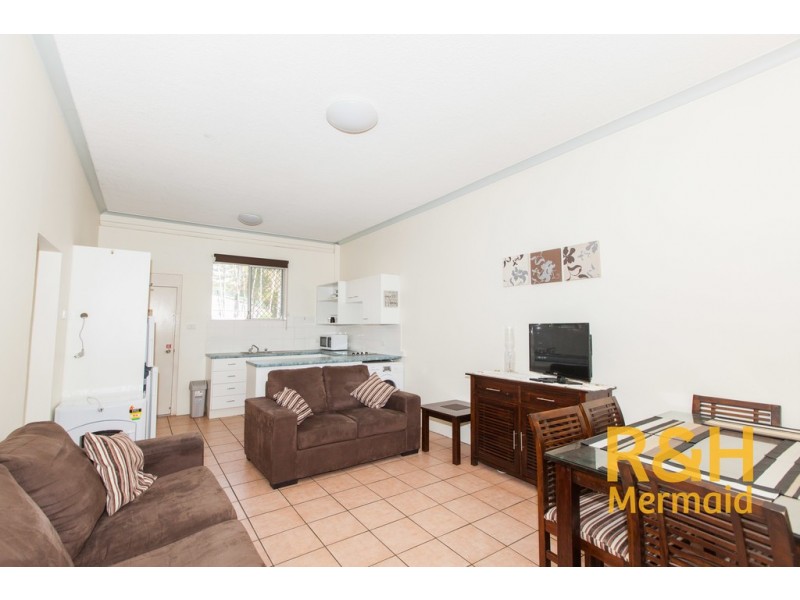 8/3 Redondo Avenue, Miami QLD 4220