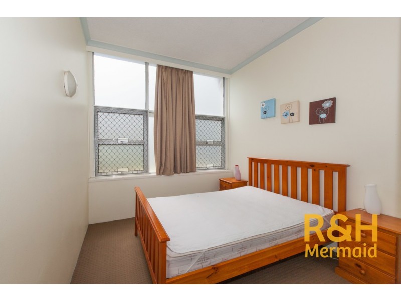 8/3 Redondo Avenue, Miami QLD 4220