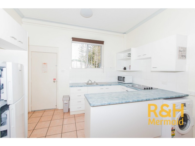 8/3 Redondo Avenue, Miami QLD 4220