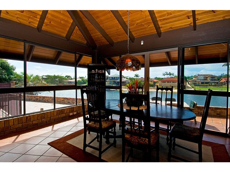 37 SUNDOWNER COURT, Mermaid Waters QLD 4218