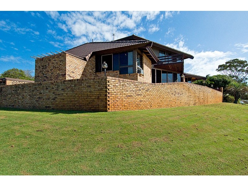 37 SUNDOWNER COURT, Mermaid Waters QLD 4218
