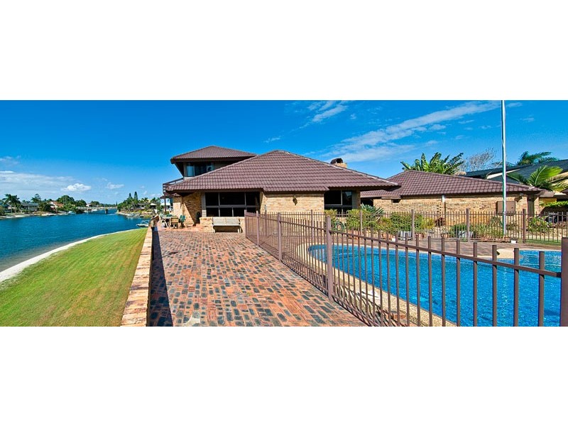 37 SUNDOWNER COURT, Mermaid Waters QLD 4218