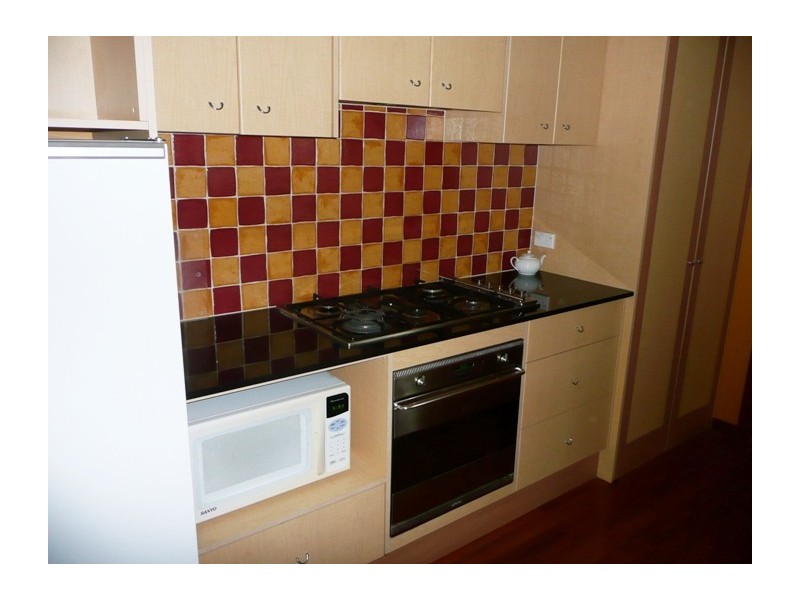 2/18 Santa Monica Road, Miami QLD 4220