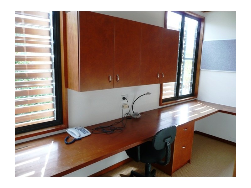 2/18 Santa Monica Road, Miami QLD 4220