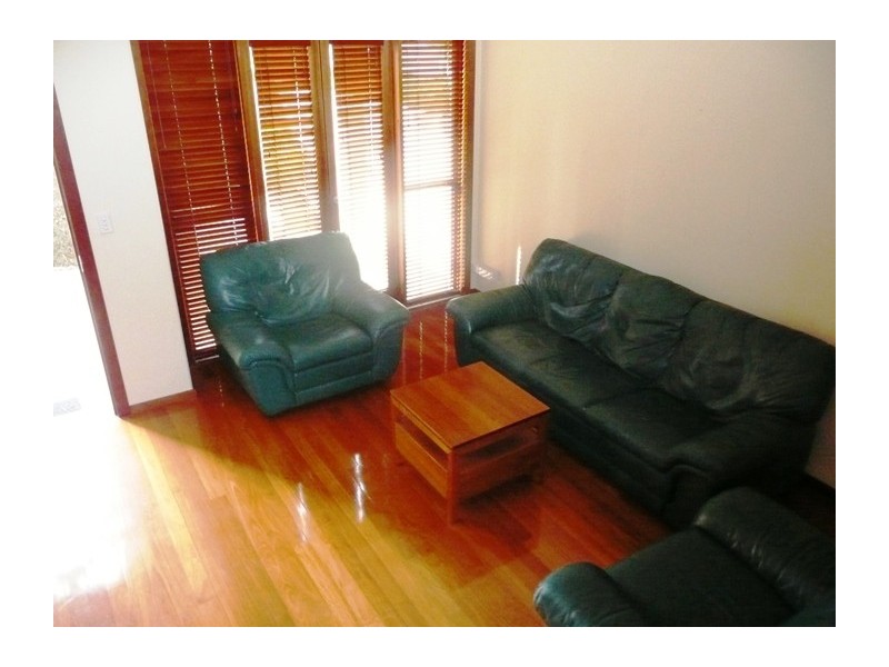 2/18 Santa Monica Road, Miami QLD 4220