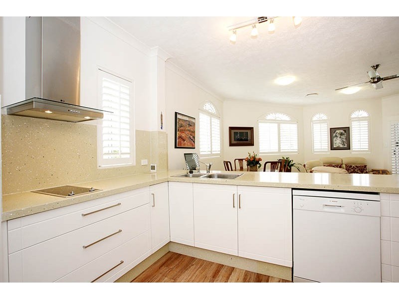 Unit 6 – 12 Venice Street, Mermaid Beach QLD 4218