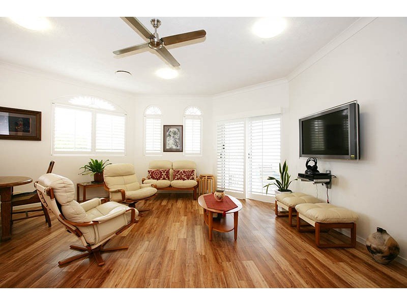 Unit 6 – 12 Venice Street, Mermaid Beach QLD 4218