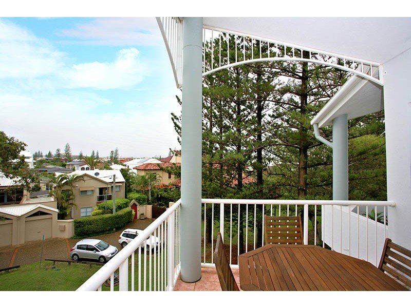 Unit 6 – 12 Venice Street, Mermaid Beach QLD 4218