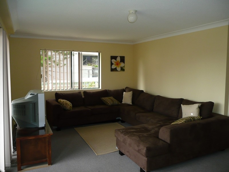 2/21 Albatross Avenue, Mermaid Beach QLD 4218