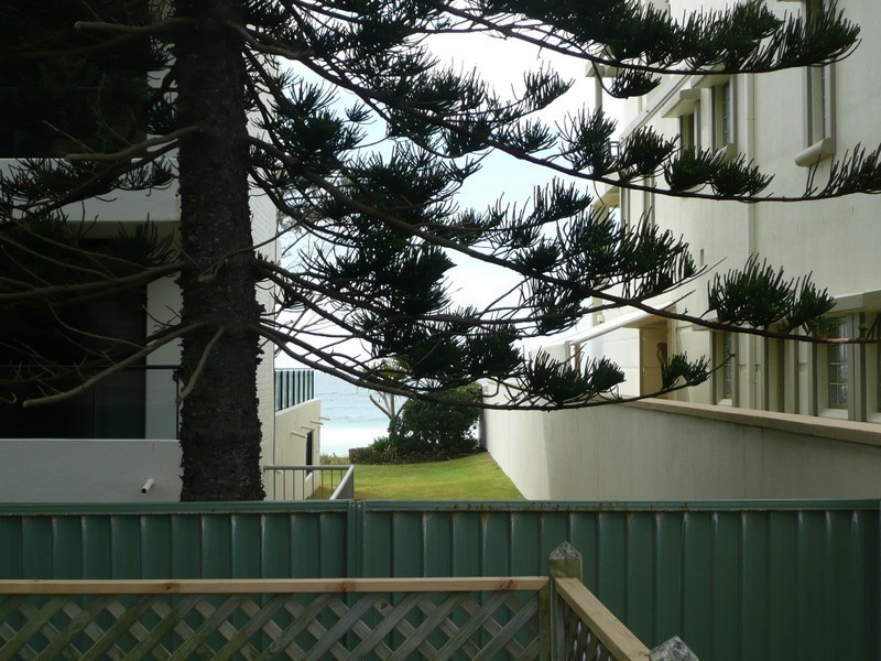 2/21 Albatross Avenue, Mermaid Beach QLD 4218