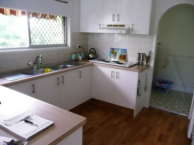 28 Markeri Street, Mermaid Waters QLD 4218