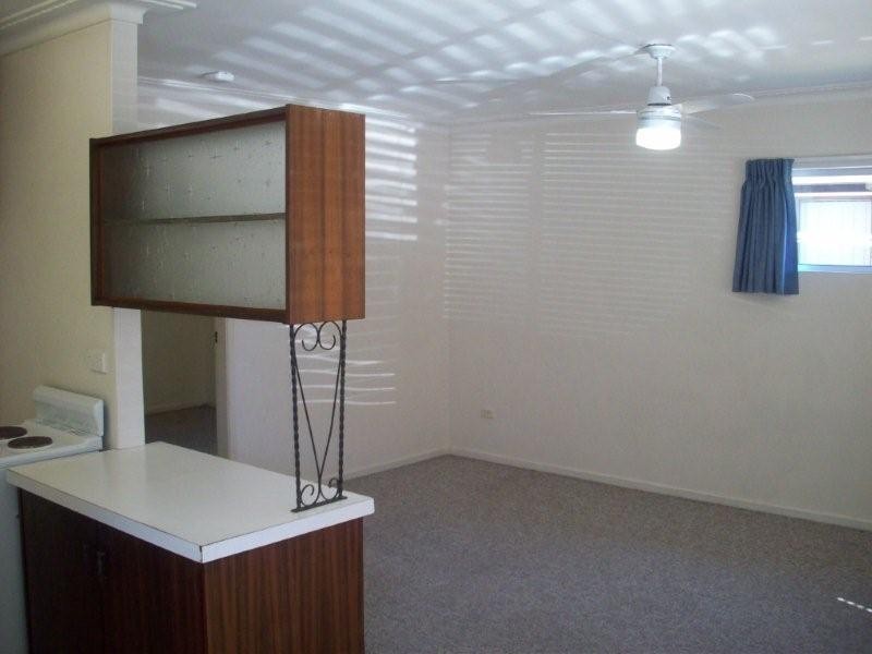 4/10 Adori Street, Chevron Island QLD 4217