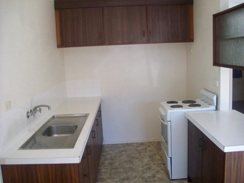 4/10 Adori Street, Chevron Island QLD 4217