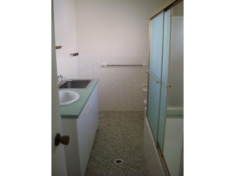 4/10 Adori Street, Chevron Island QLD 4217