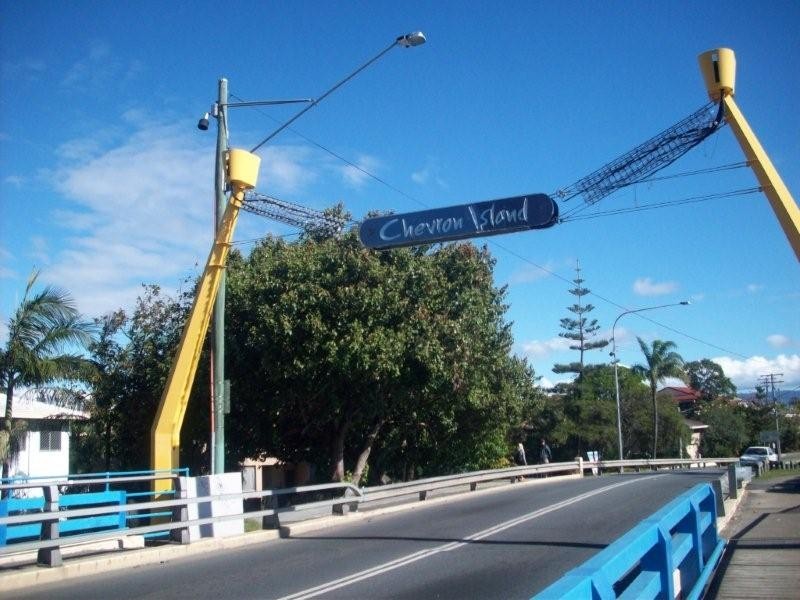 4/10 Adori Street, Chevron Island QLD 4217