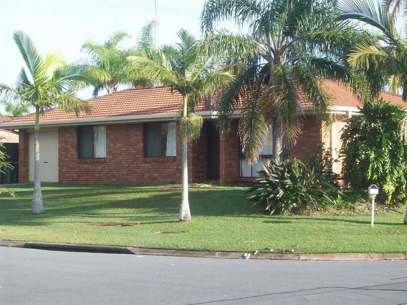 9 Dunlin Drive, Burleigh Waters QLD 4220