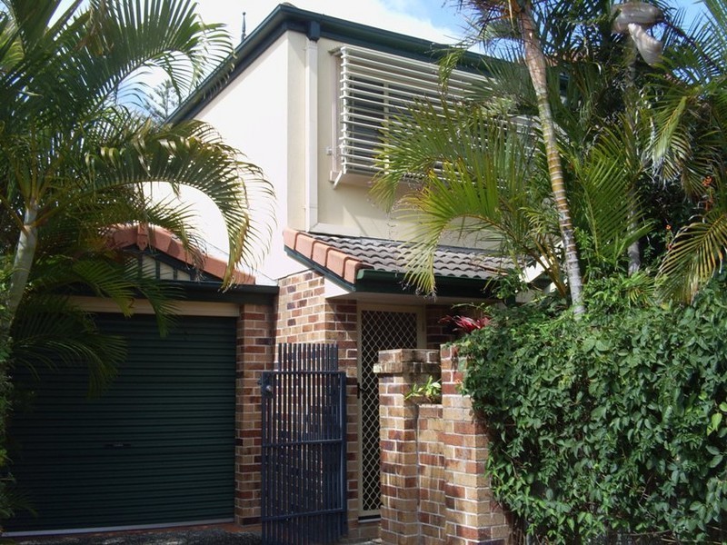 2/32 Hilda Street, Mermaid Beach QLD 4218