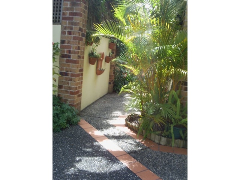 2/32 Hilda Street, Mermaid Beach QLD 4218