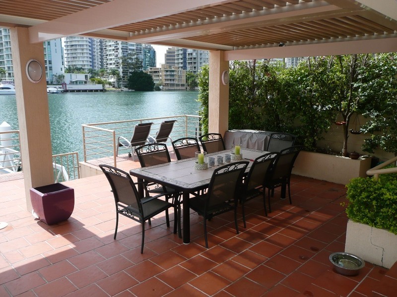 49 Stanhill Drive, Chevron Island QLD 4217