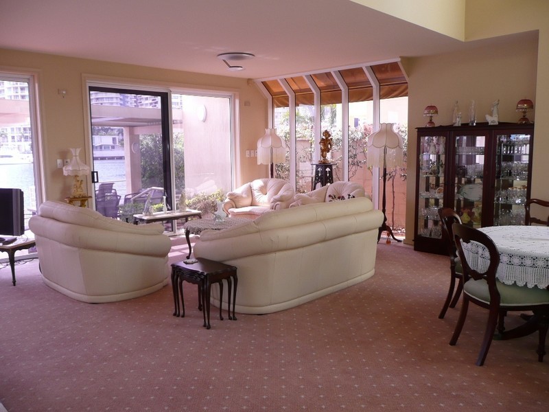 49 Stanhill Drive, Chevron Island QLD 4217